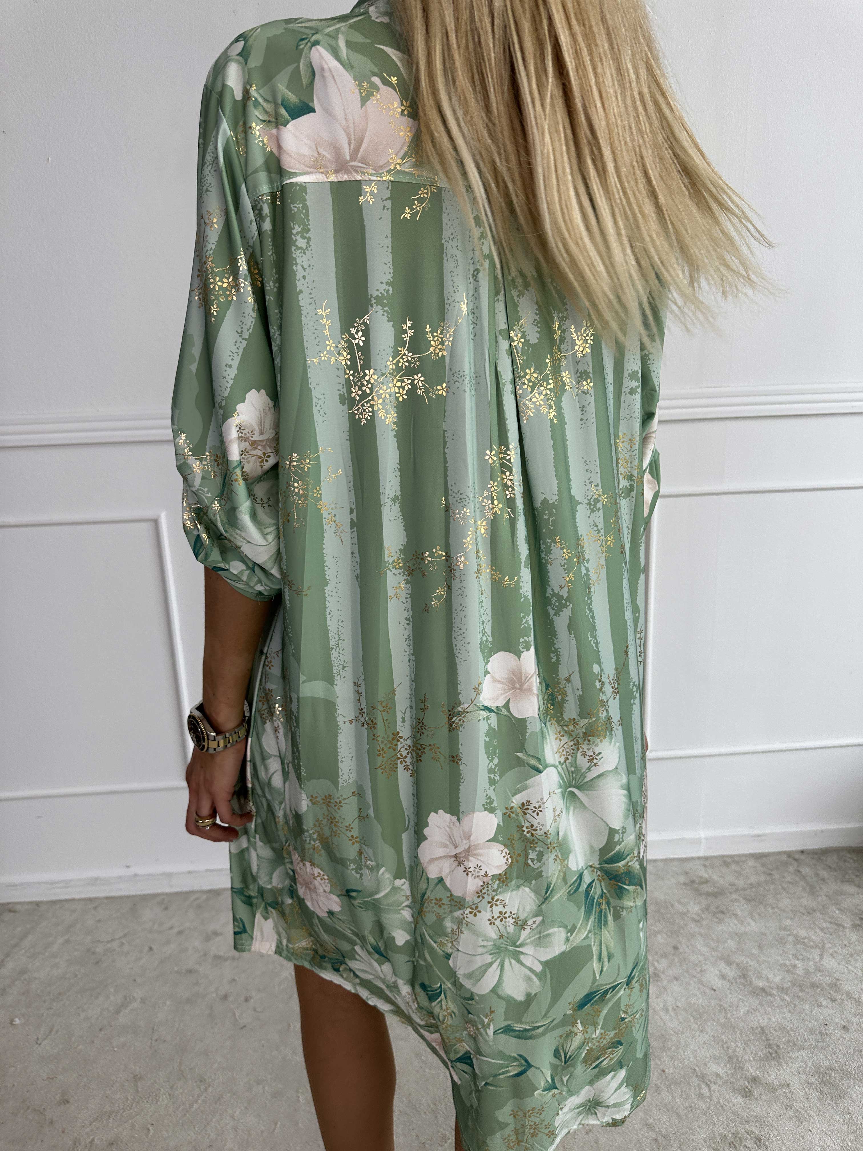 Ebba Floral Stripe Long - Elastisk blomstret kjole med guld detaljer